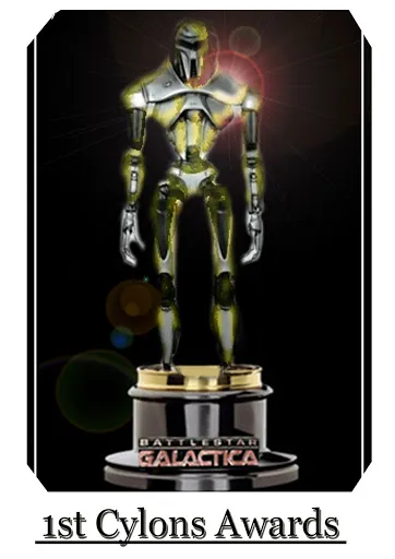 Estatuilla de un centurión cylon con el texto «1st Cylons Awards»