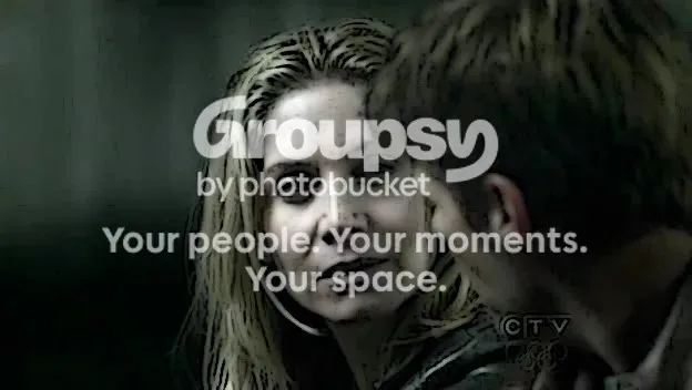 Escena de V tapada por el aviso de Photobucket
